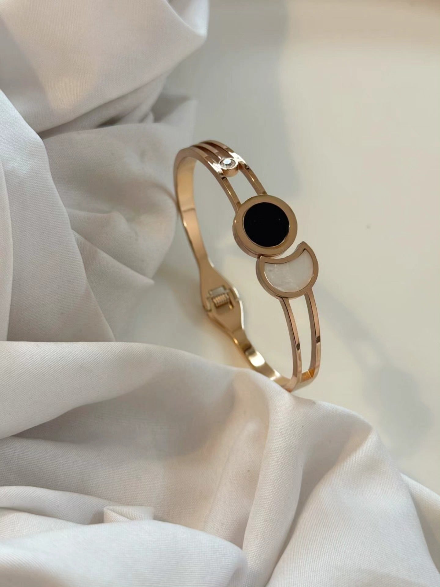 Open Half Moon And Cricle Bracelet