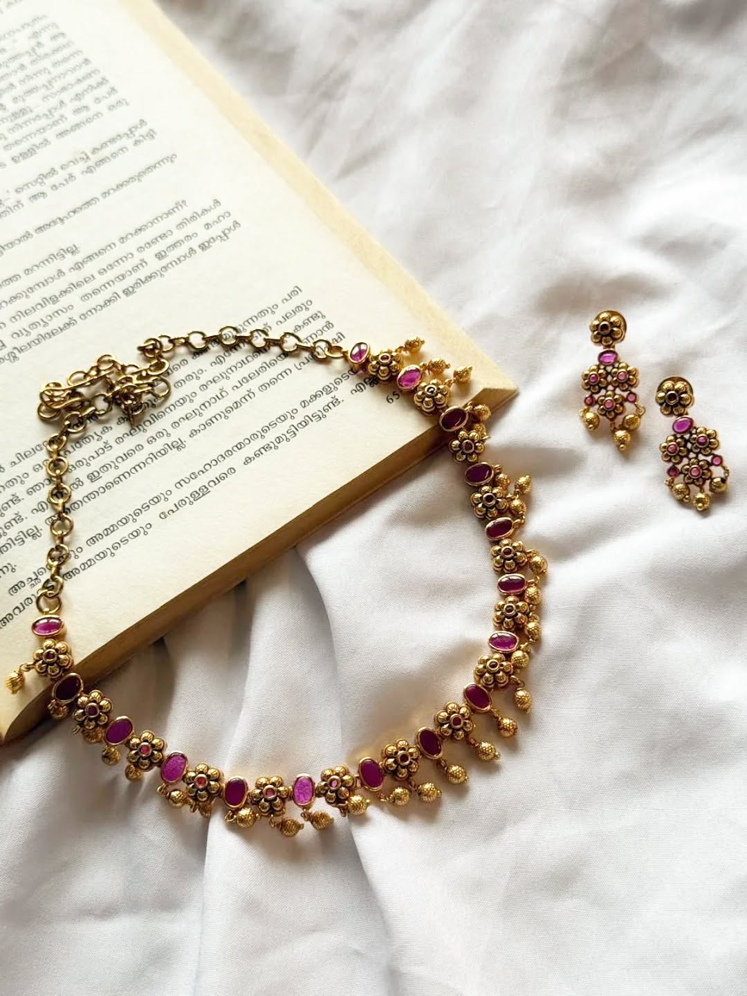 Premium Ruby Stone With Golden Gungroos