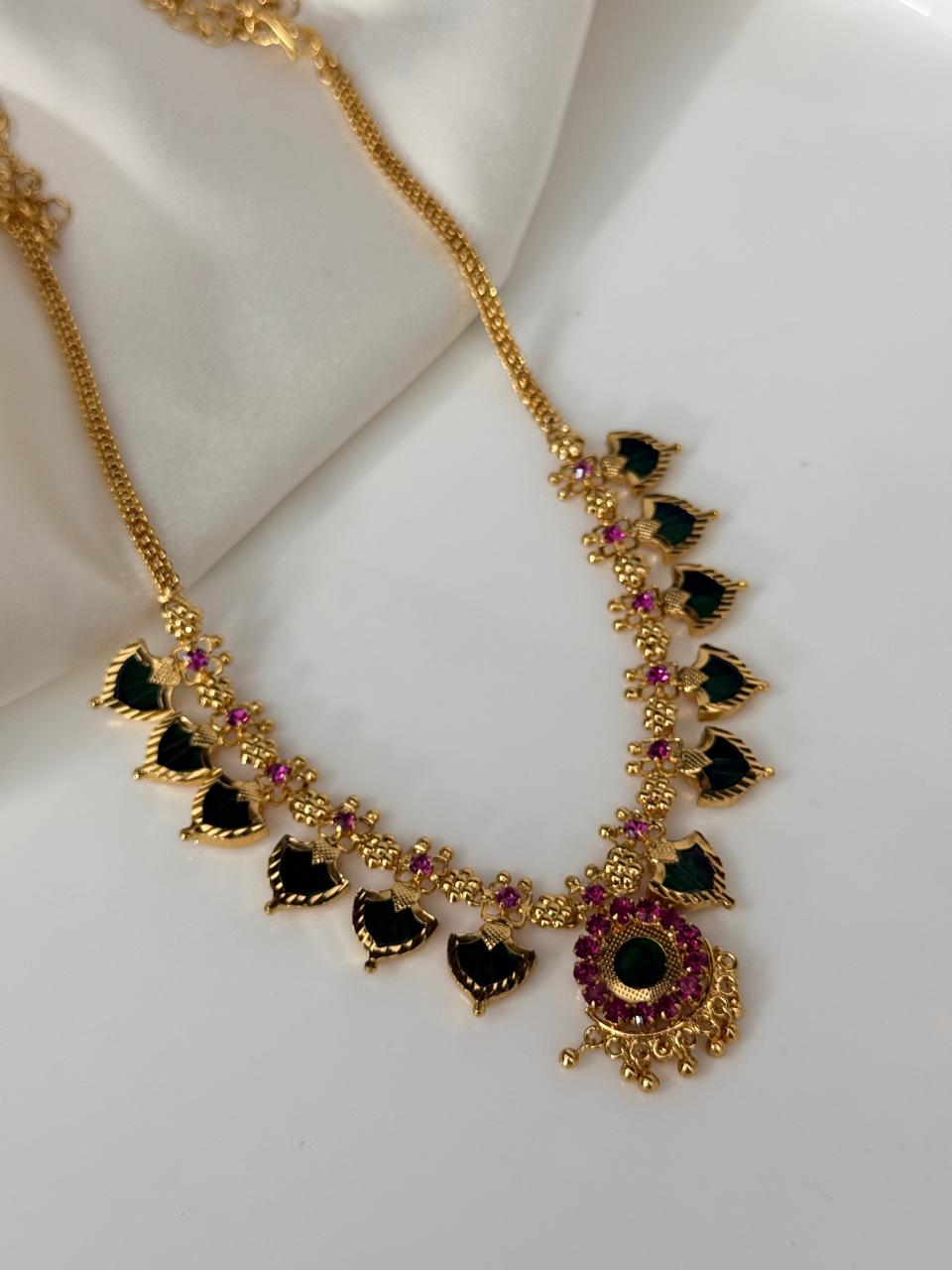 Traditional Kerala Palakka Design Gold Polished Necklace