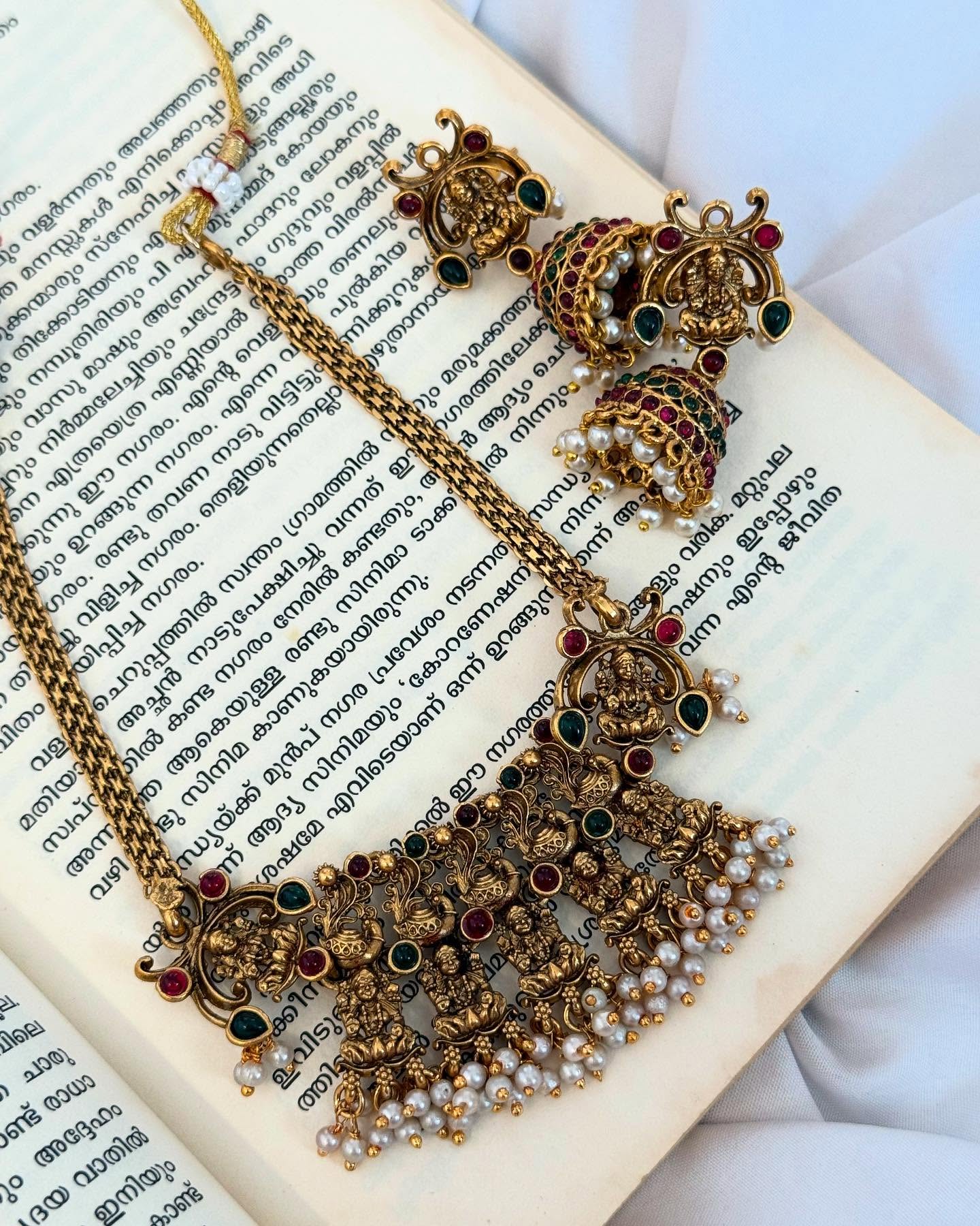 Peacock Lakshmi Motif Choker With Earrings