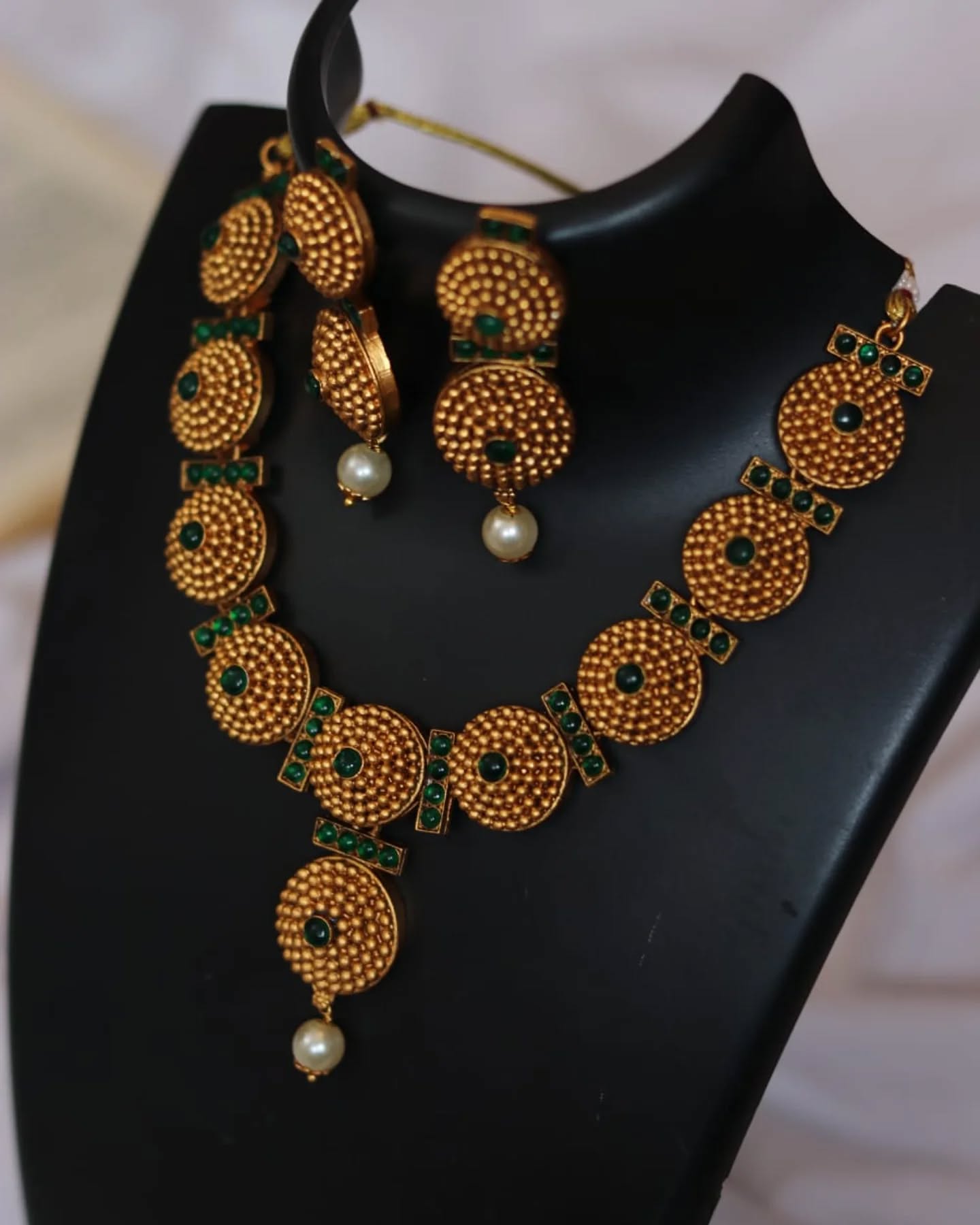 Bubble Green Pendant Necklace With Earrings