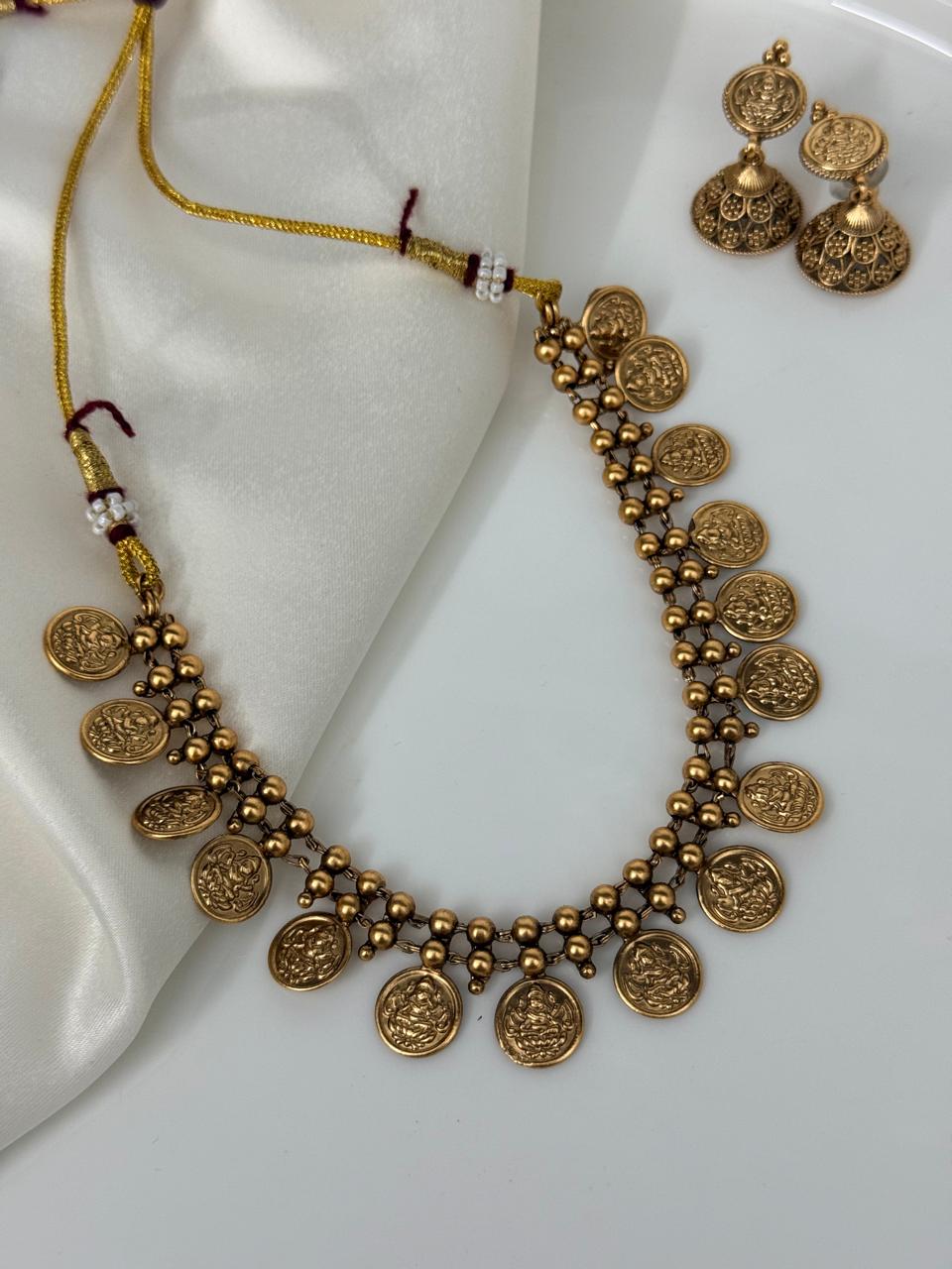 Single Layer Coin Necklace With Earrings
