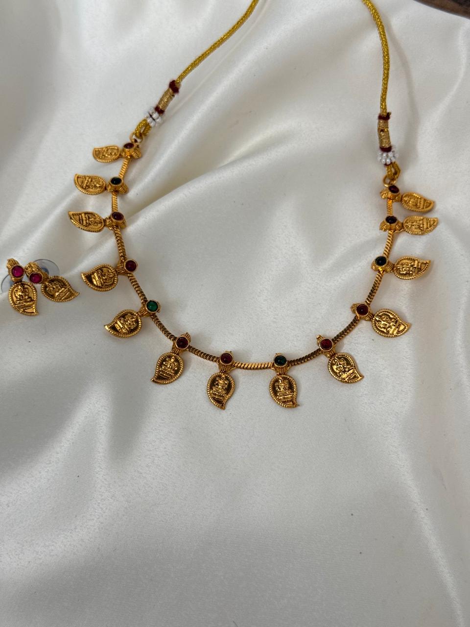 Mango Pendant In Chain Necklace With Earrings
