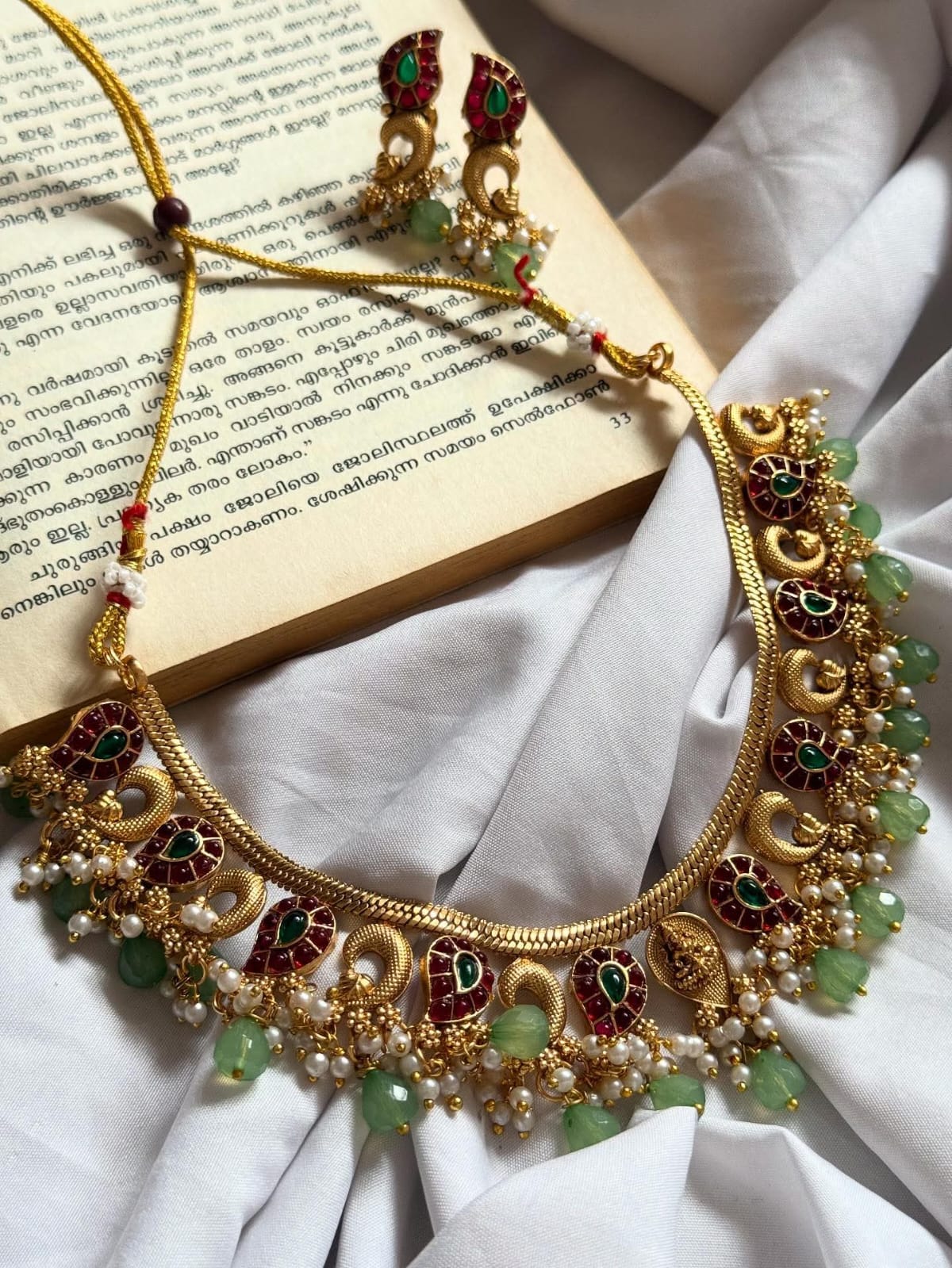 Kemp Mango Pendnant With Mint Beads Necklace With Earrings