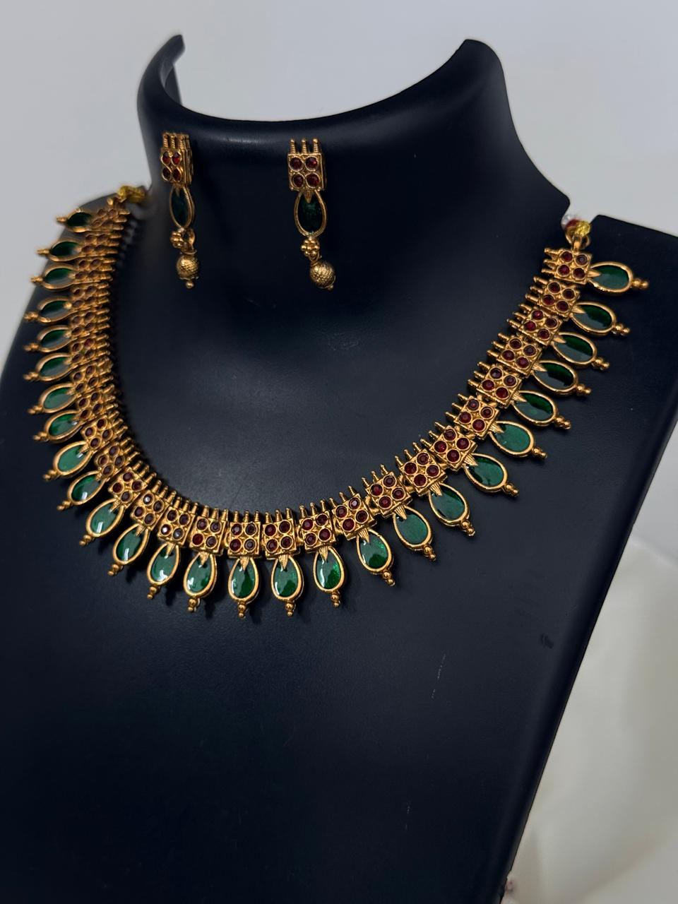 Green Nagapadam Necklace With Earrings