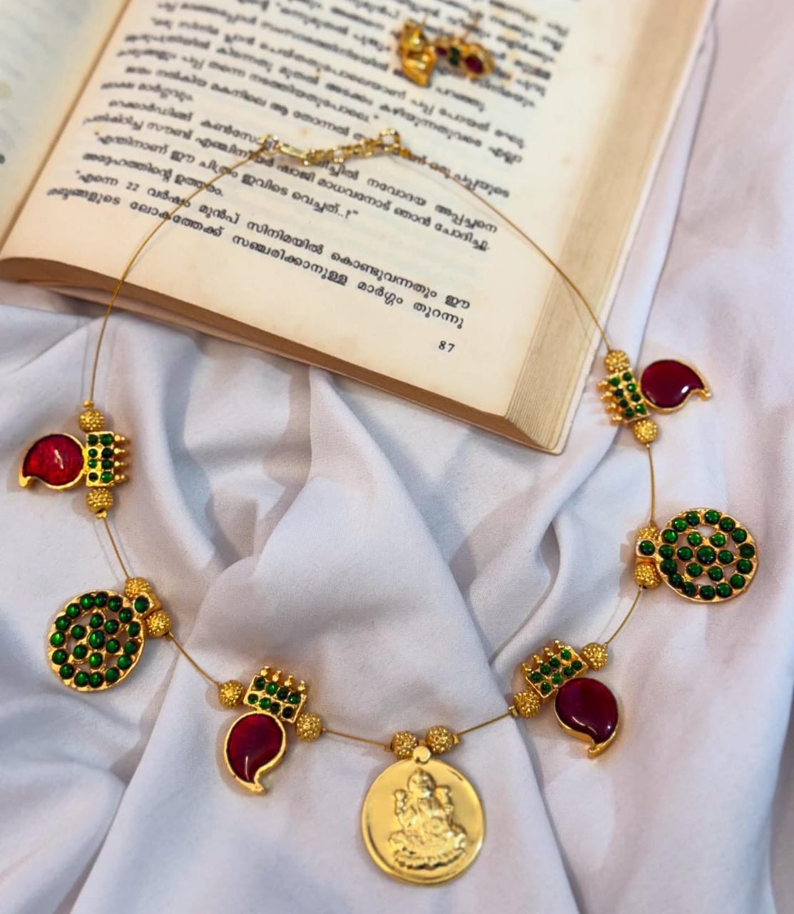 Kemp Pendants With Lakshmi Coins Handmade Necklace With Earrings