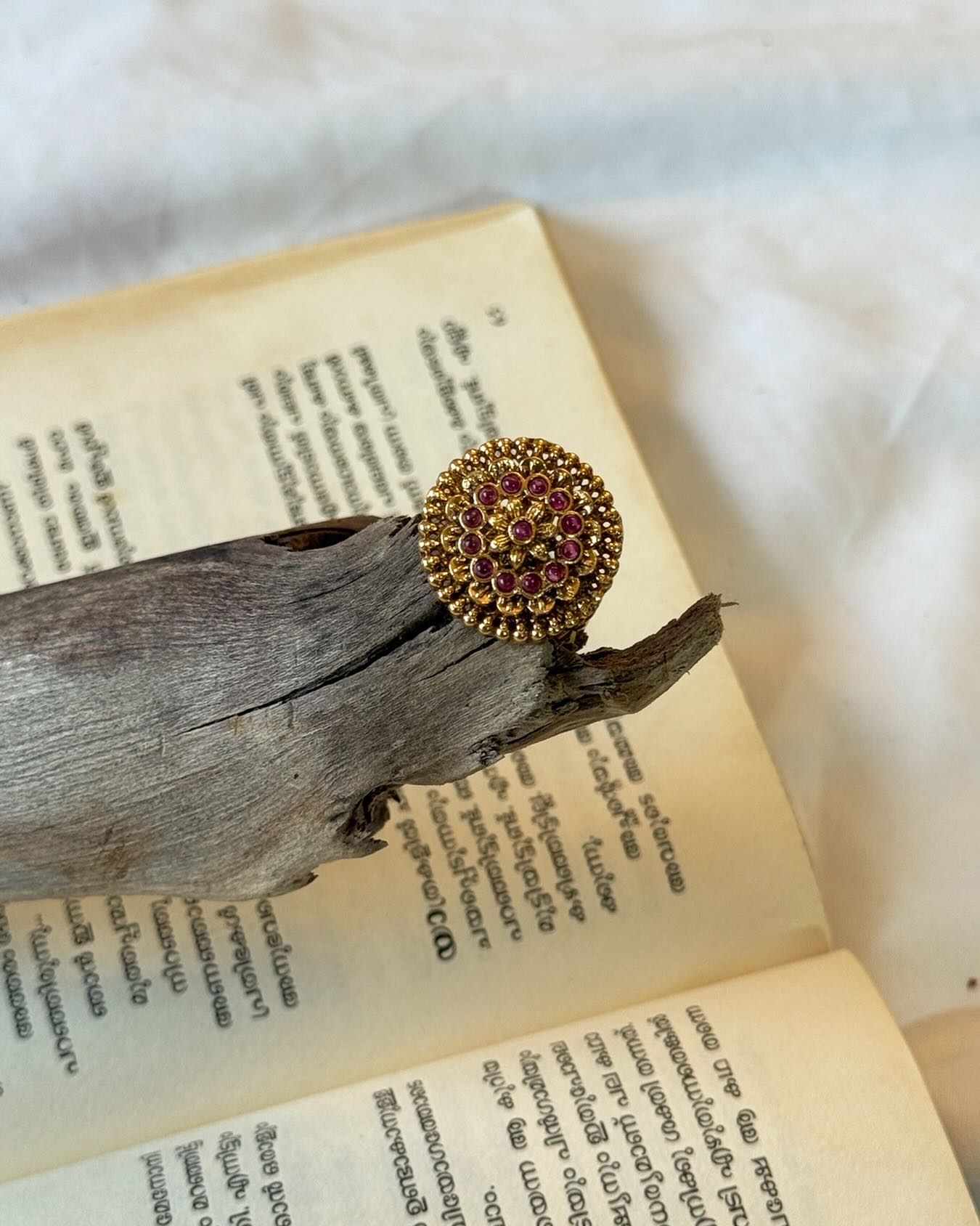 Premium Quality Ruby Stones In Flower Design Gold Ring