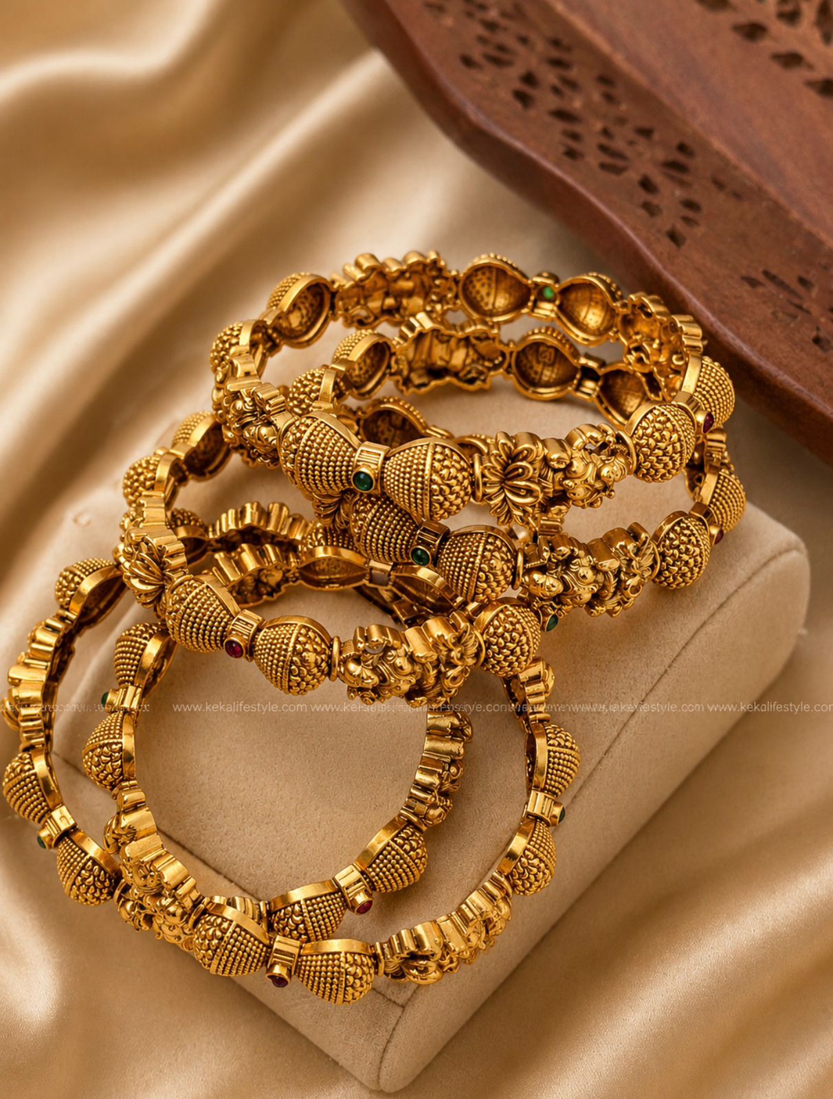 BG0043 - premium quality lakshmi bangles (price per piece)