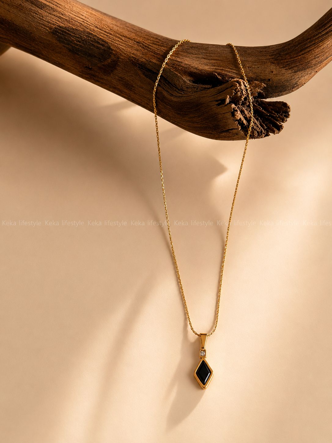 Anti tarnish premium quality daily wear chain.Product code: NA0023