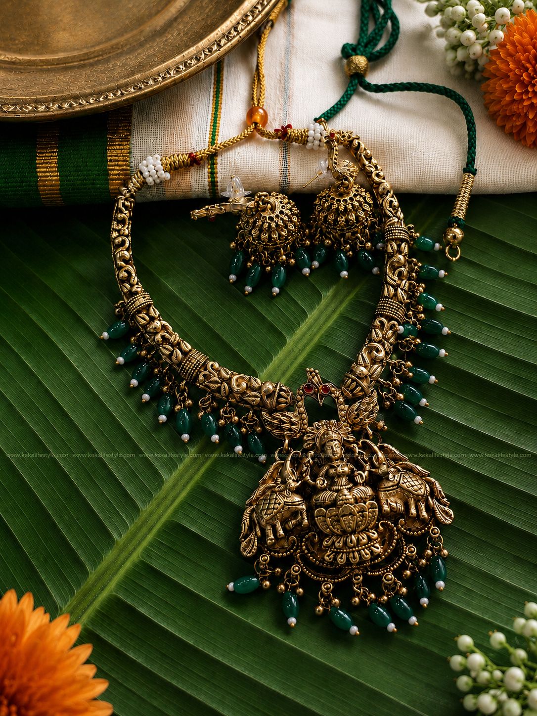 Hasli lakshmi pendant necklace with earrings