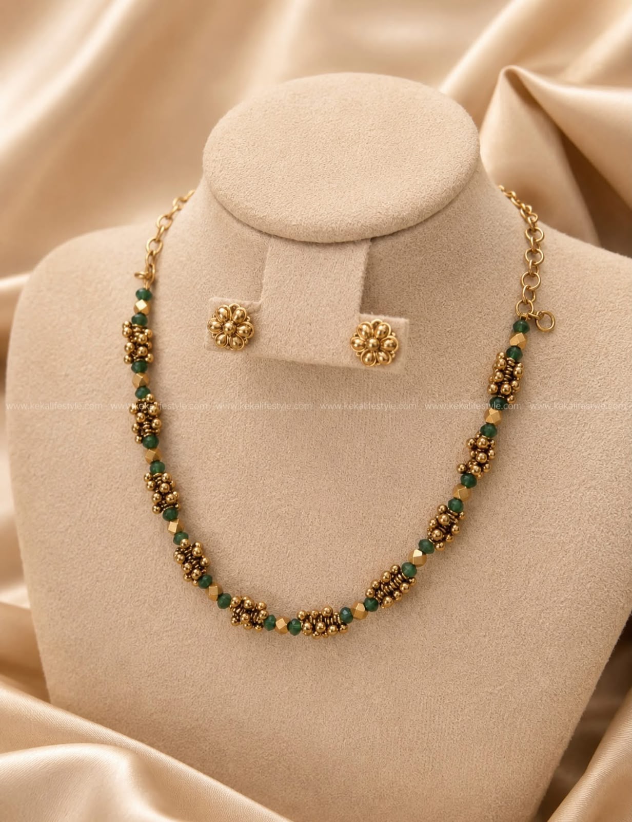 NGN0269 - Green beads necklace with earrings