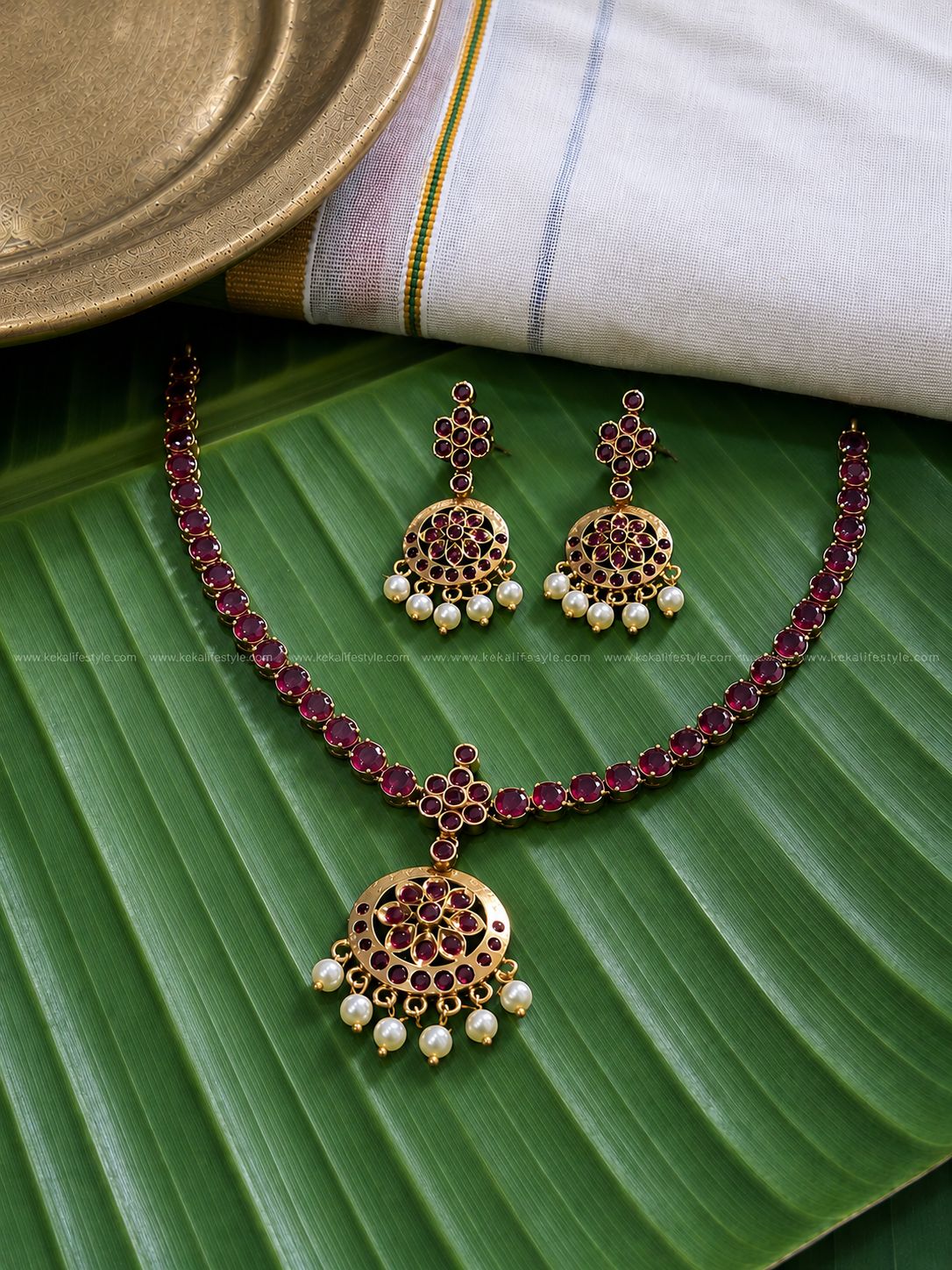 Single layer attigai with earrings