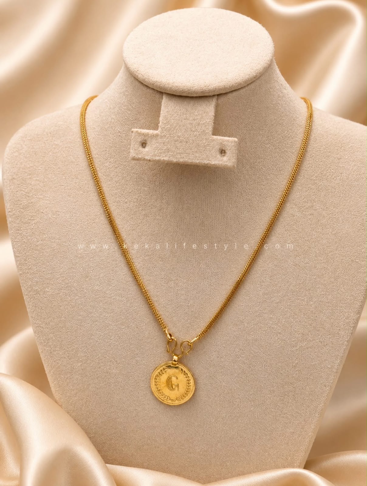 GPN0020 - Non-idol coin pendant and chain