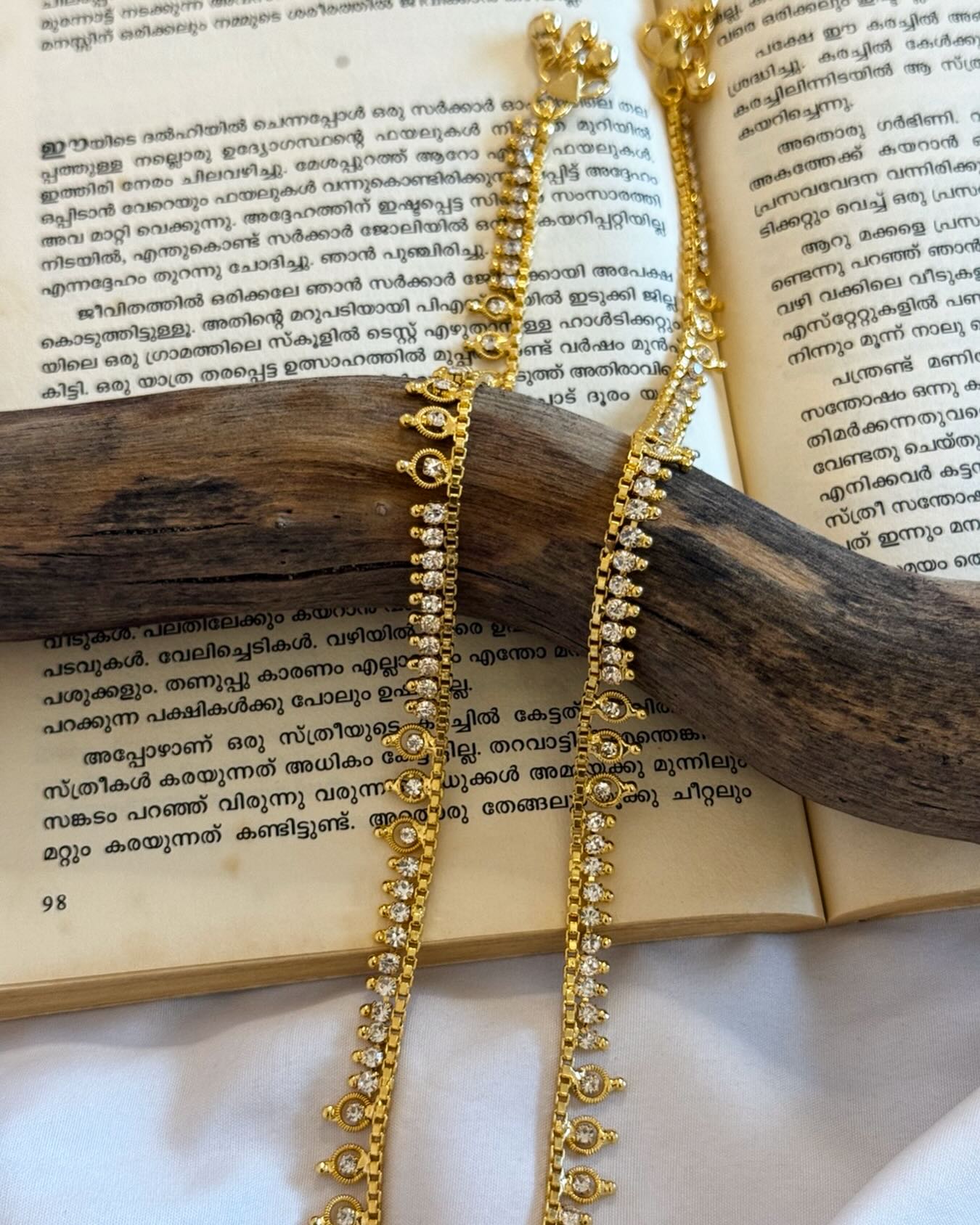 Round Stone Drops And Rain Drop Stones Gold Anklets