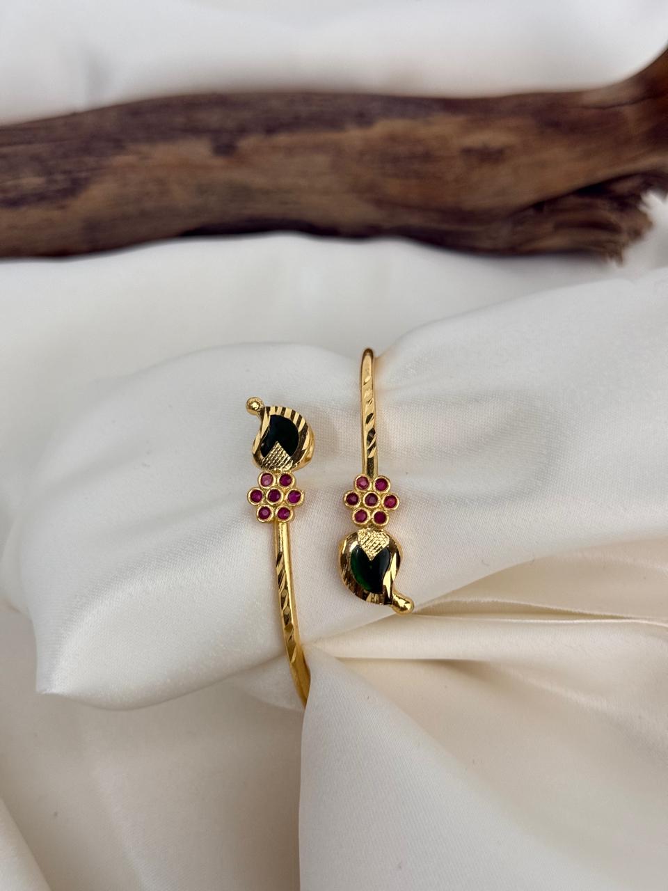 Nagapadam Adjustable Gold Bangles