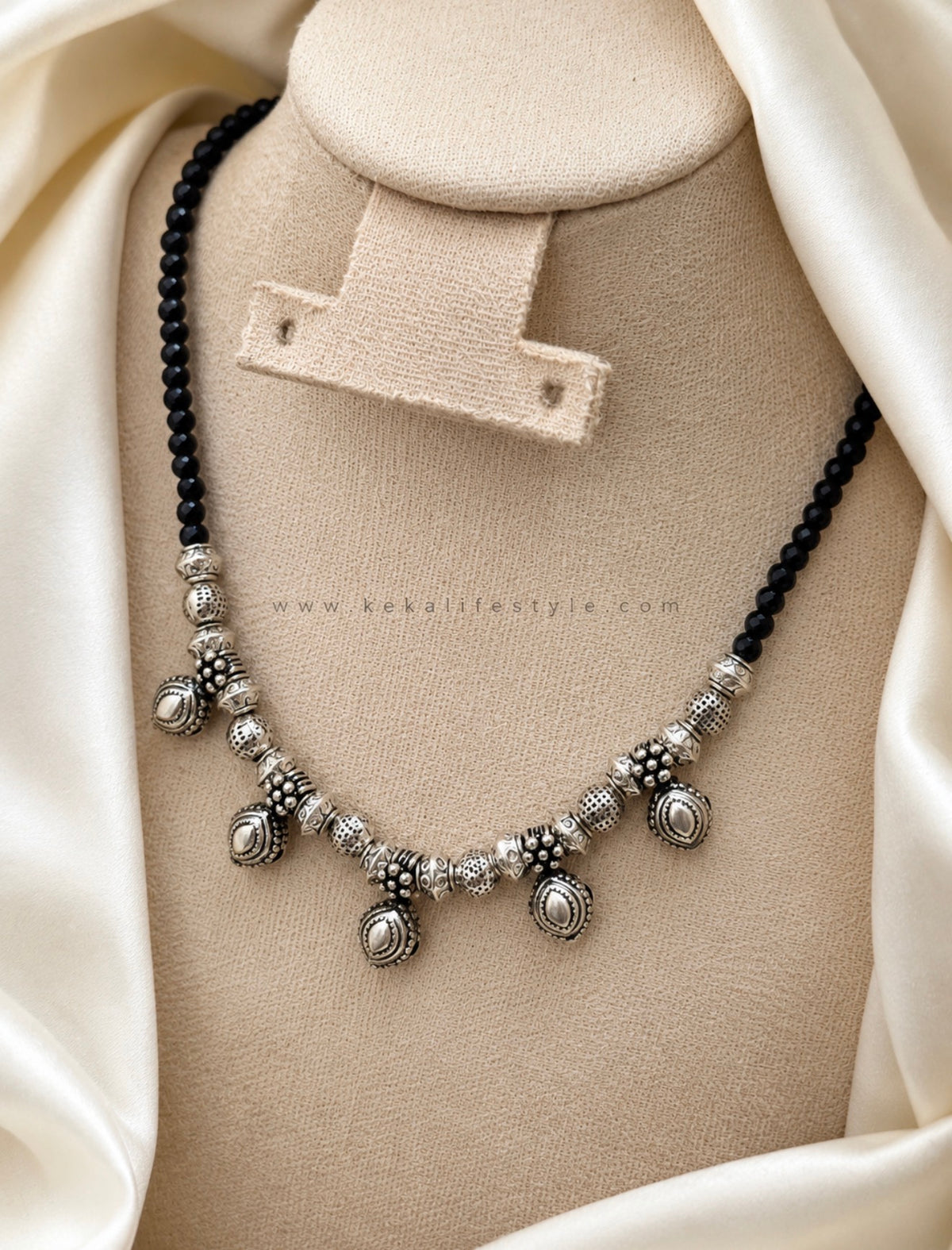 NH0306 - Silver kolhapuri beads with black beads necklace