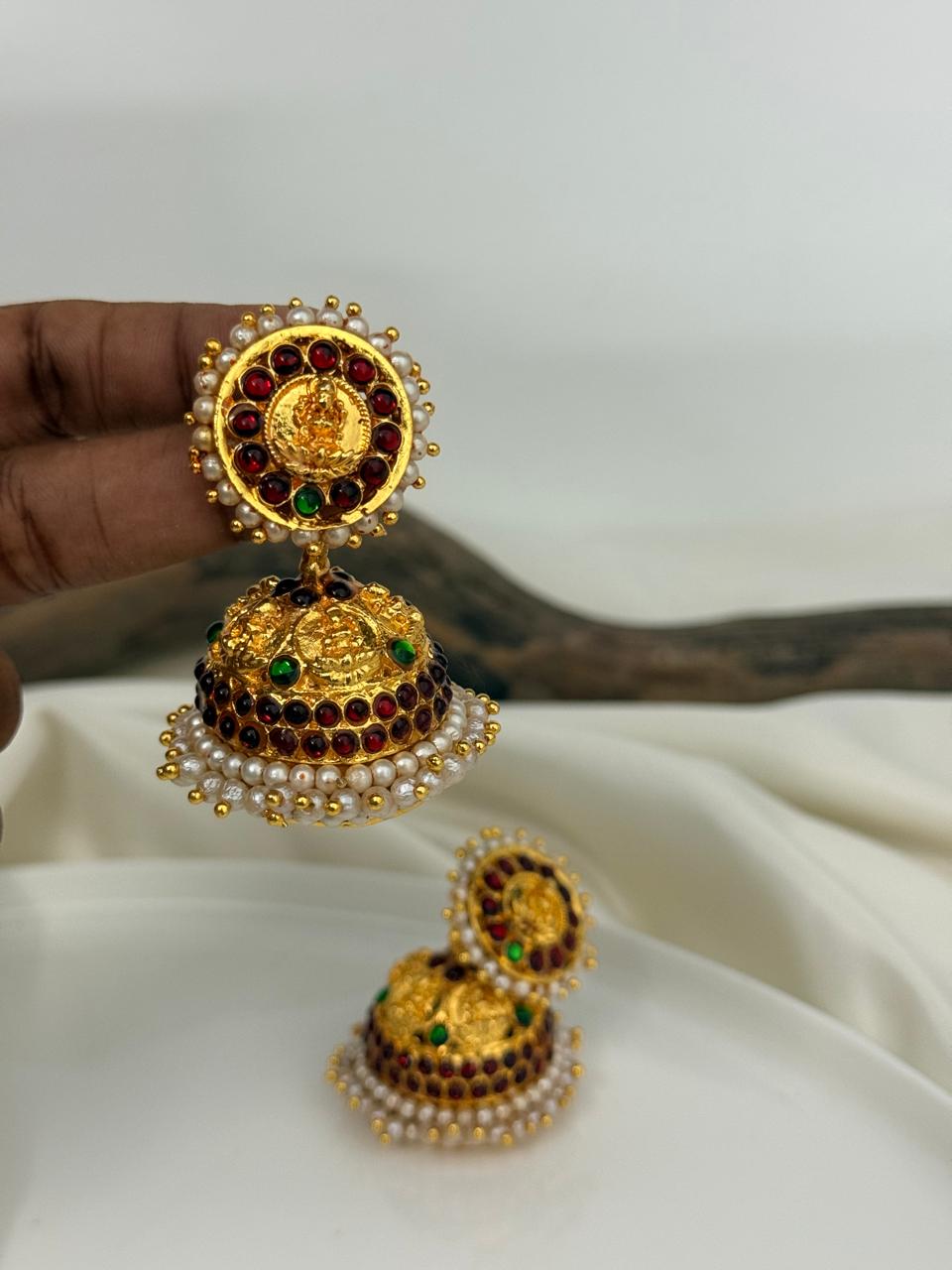 Jumbo Kemp Gold Jhumka
