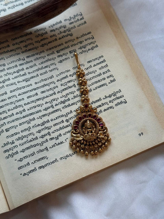 Lakshmi Motif Pendant In Flower Chain