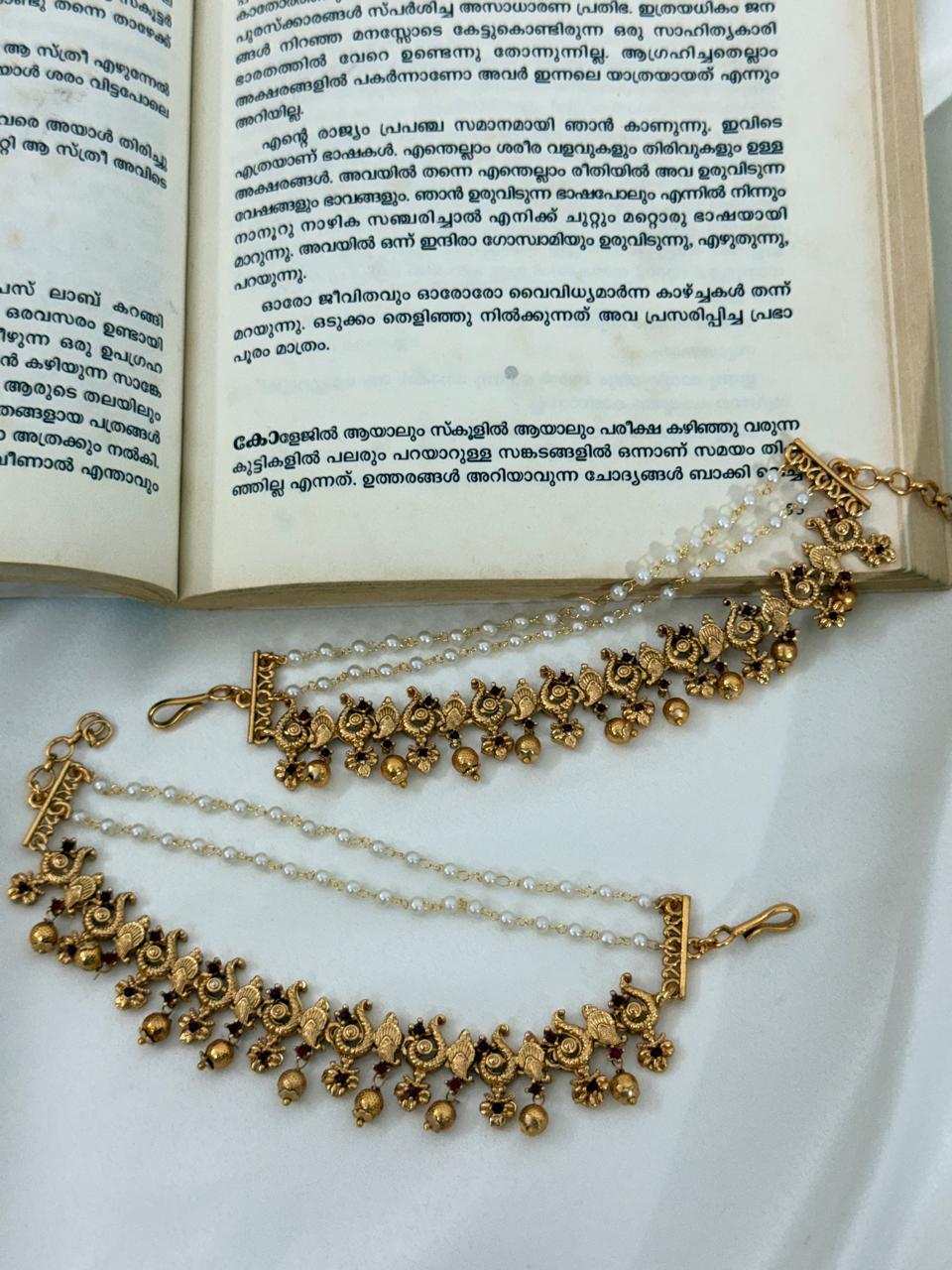 Designer Maati With Pearl Chain