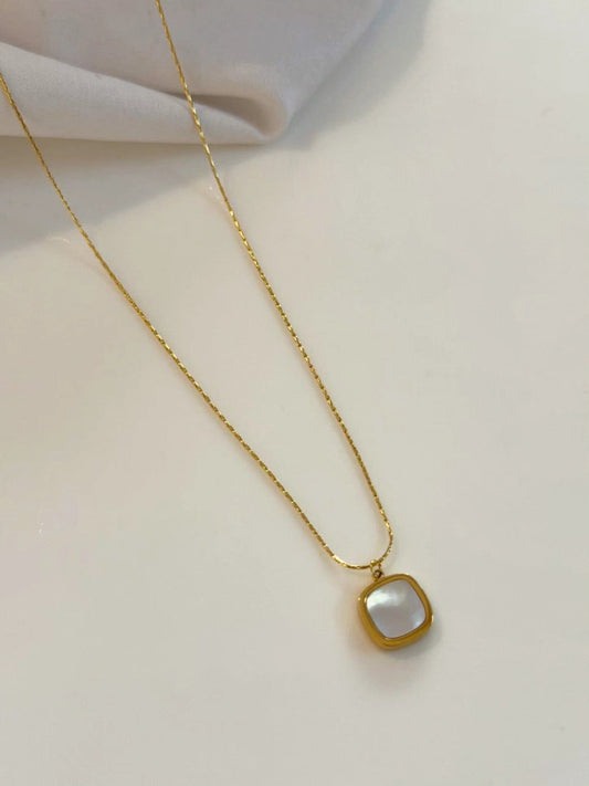 Anti-Tarnish Stainless Steel Single Layer Smooth Chain With Square Pendant