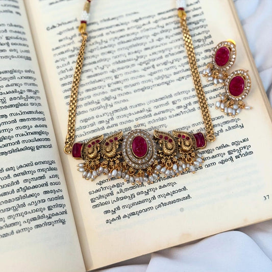 Ad Stone Pentant With Rice Pearl Drops  Choker With Earrings