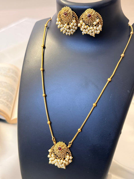 Flower Pendant With White Gungroos Haaram With Earrings