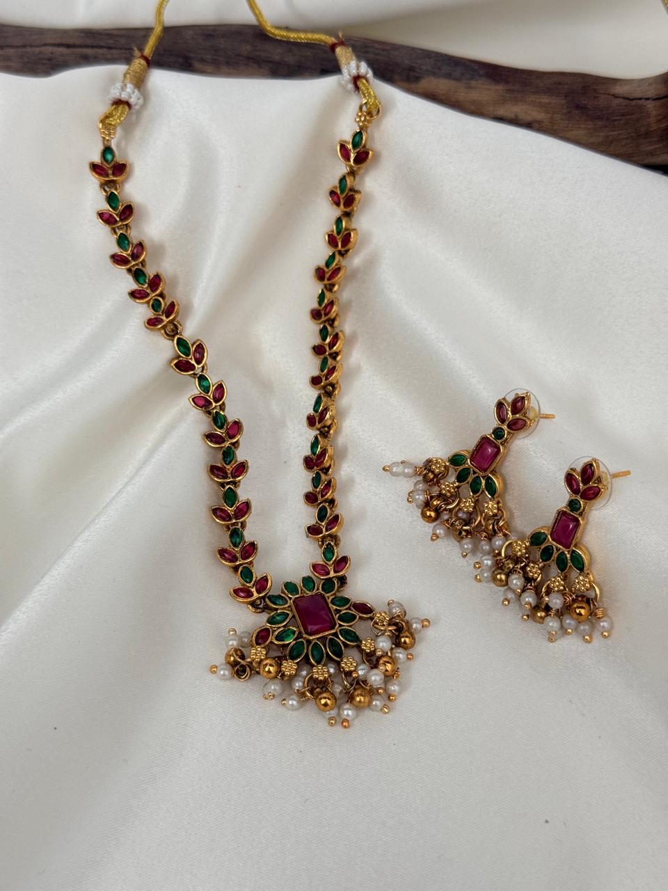 Flower  With Gungroo Hangings Necklace With Earrings