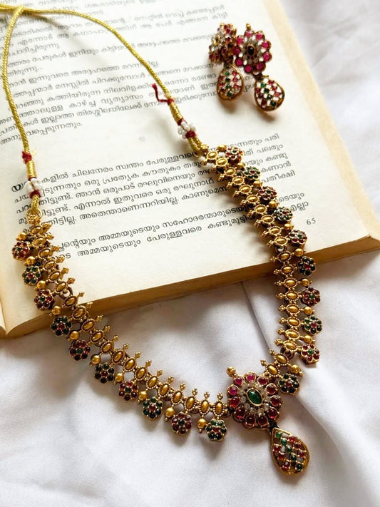 Multicolor Necklace With Single Pendant With Earrings