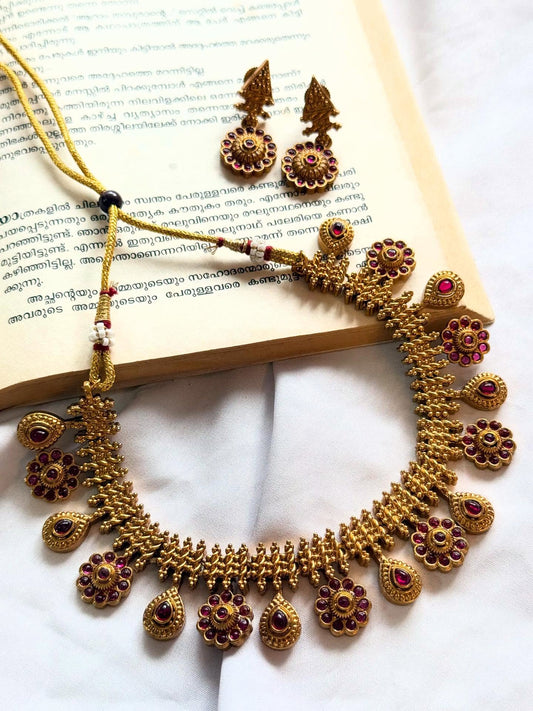 Hanging Flower Necklace With Earrings