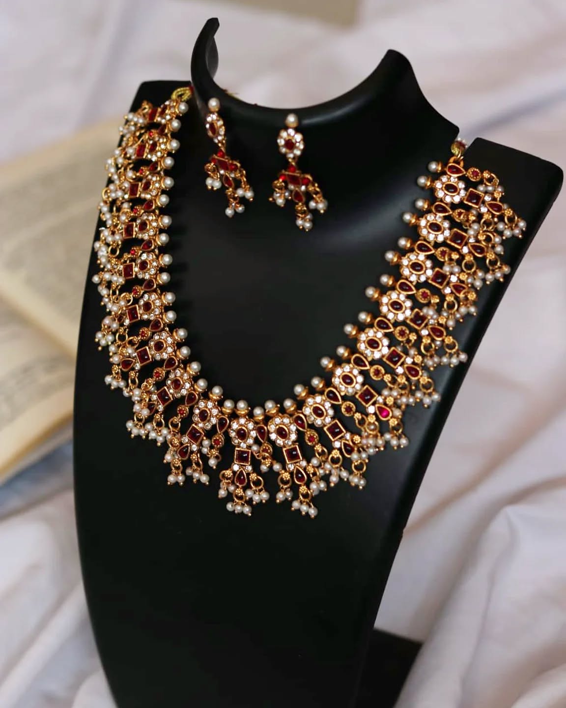 Neck Full Set Pink And White  Necklace With Earrings