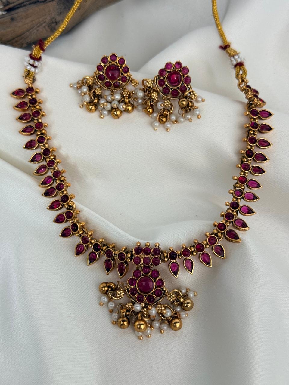 Pink Flower Motif Necklace With Earrings
