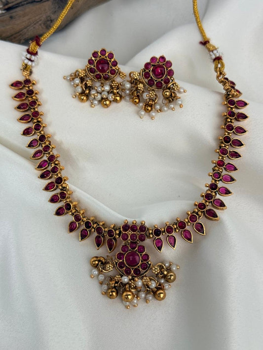 Pink Flower Motif Necklace With Earrings