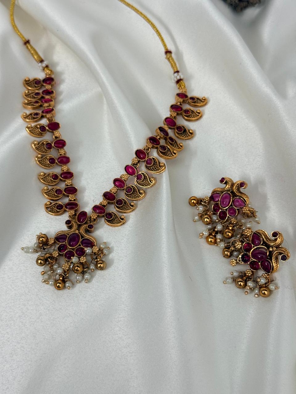 Pink Flower Motif Necklace With Earrings