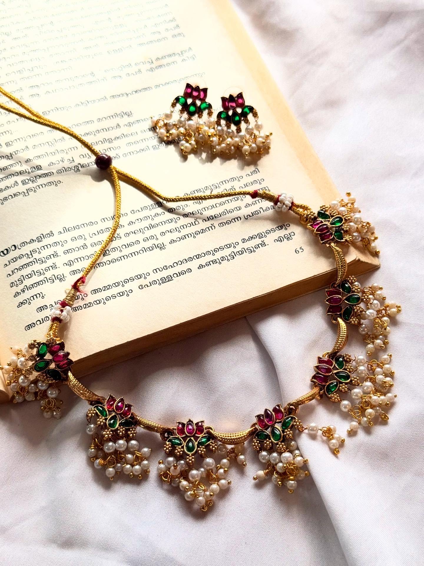 Multi Lotus White Gungroos Necklace With Earrings