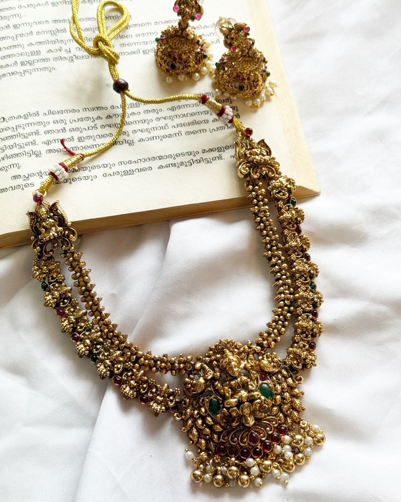 Double Layer Single Pendant Necklace With Earrings