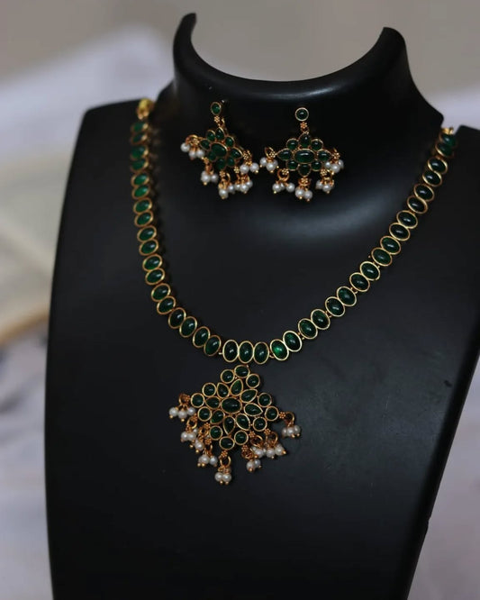 Emrald Attigai Necklace With Earrings