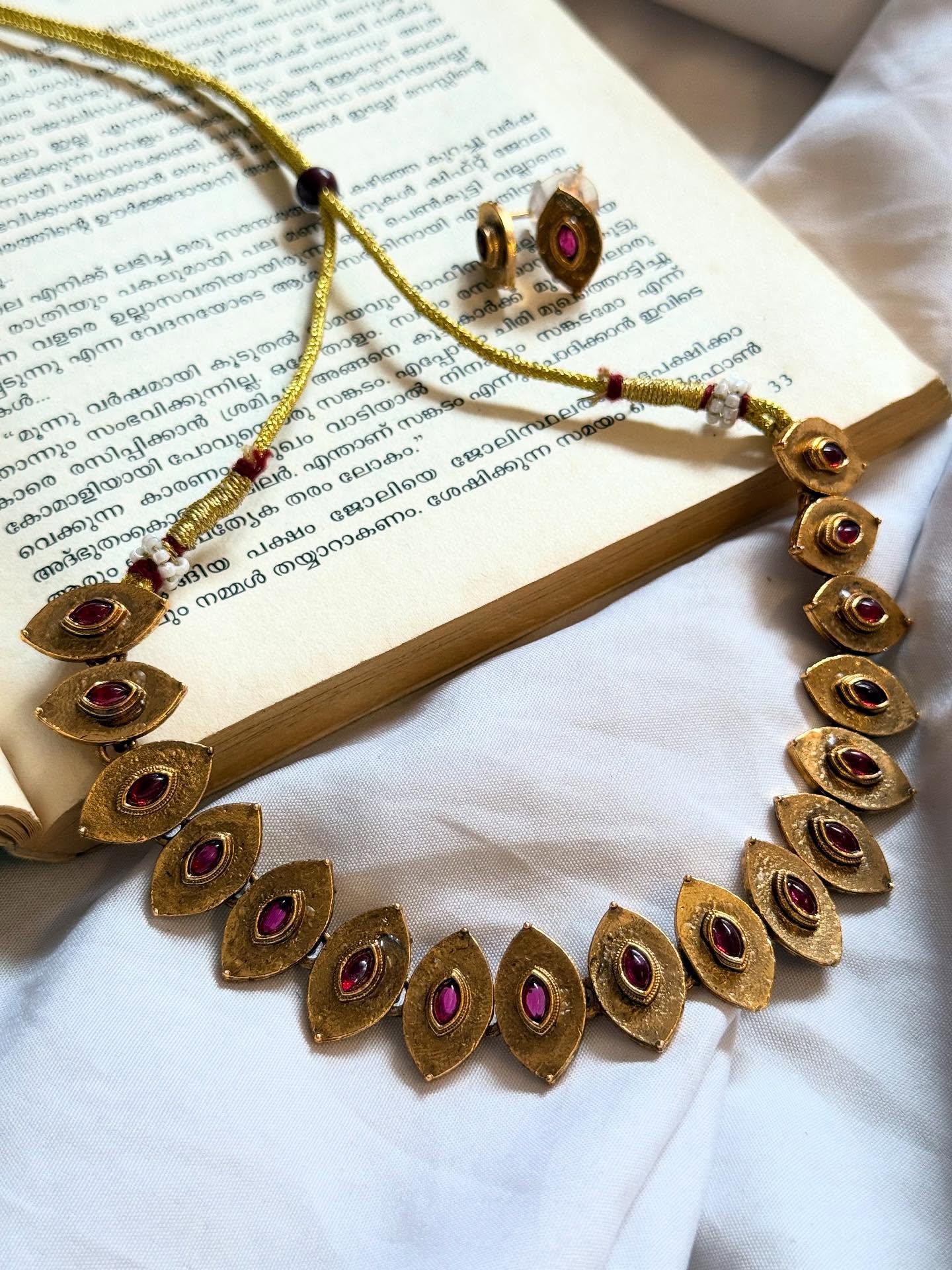 Pink Antique Diamond Necklace With Earrings