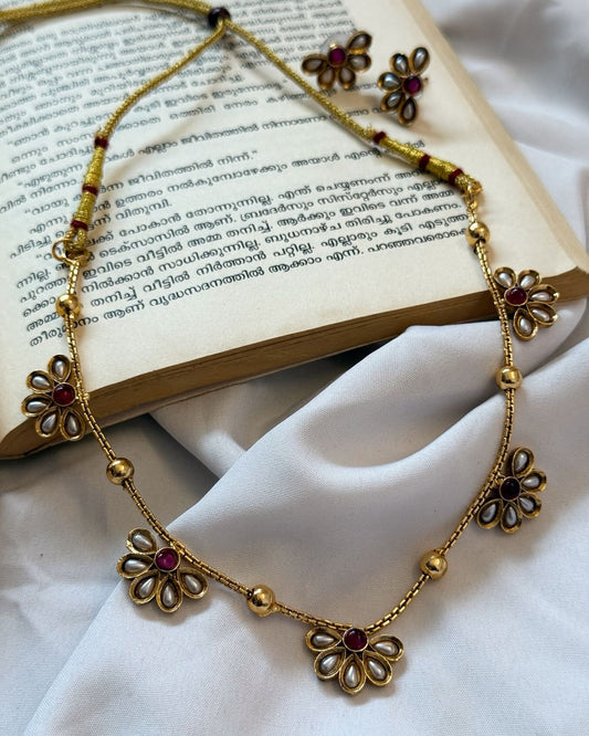 White Pearl Multi Flower Pendant In Chain Necklace With Earrings