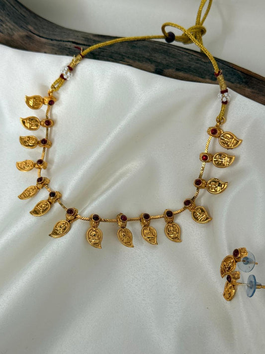 Pink Stone In Mango Pendant Necklace With Earrings