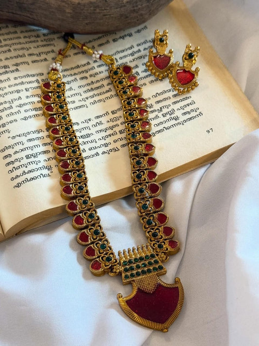 Red Small Palakka With Big Palakka Pendant Necklace With Earrings