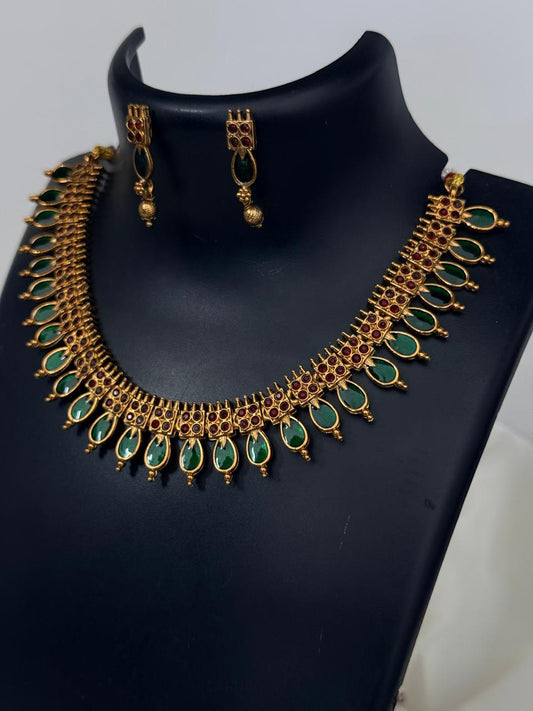 Green Nagapadam Necklace With Earrings