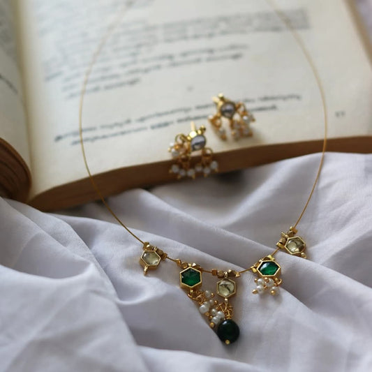 Single Stone Jadau Kundan Pendant Necklace With Earrings