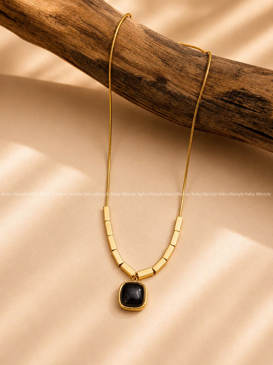 Anti tarnish premium quality daily wear chain. Product code: NA0031