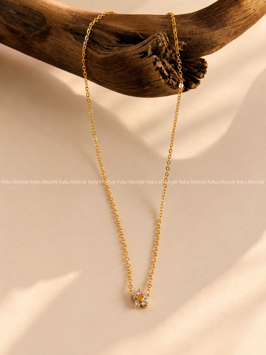 Anti tarnish premium quality daily wear chain with flower pendant. Product code: NA0027