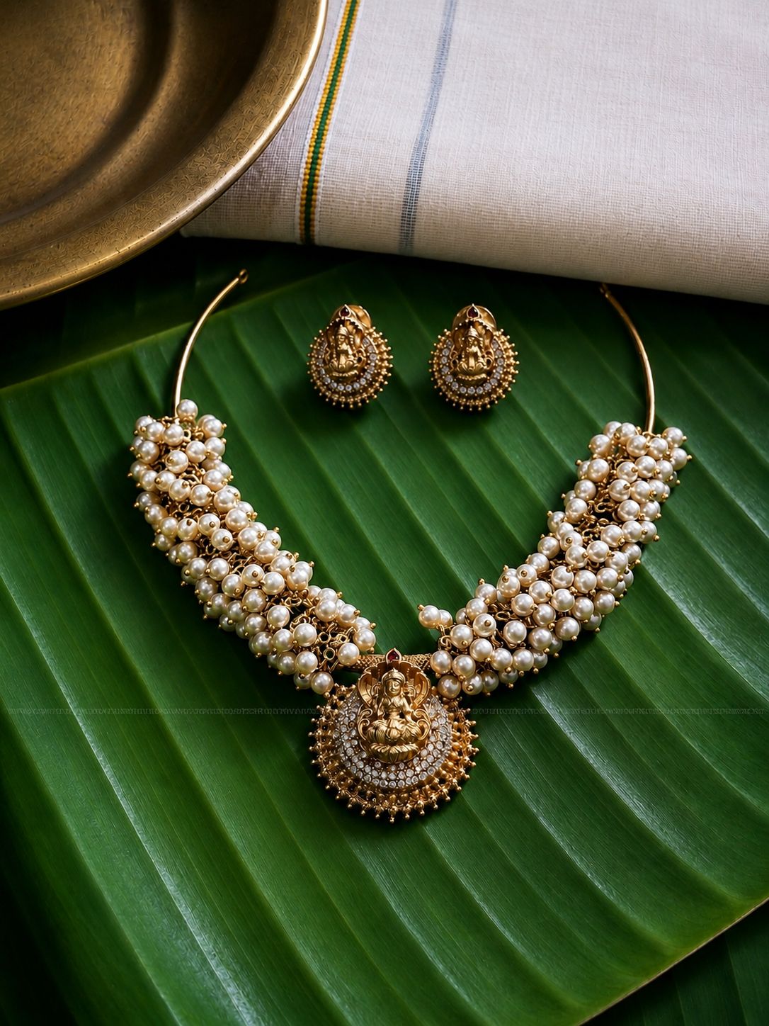 Lakshmi cluster pearl hasli necklace with earrings