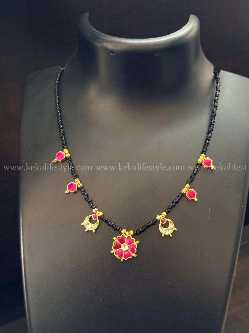 Jadau kundan pendant necklace