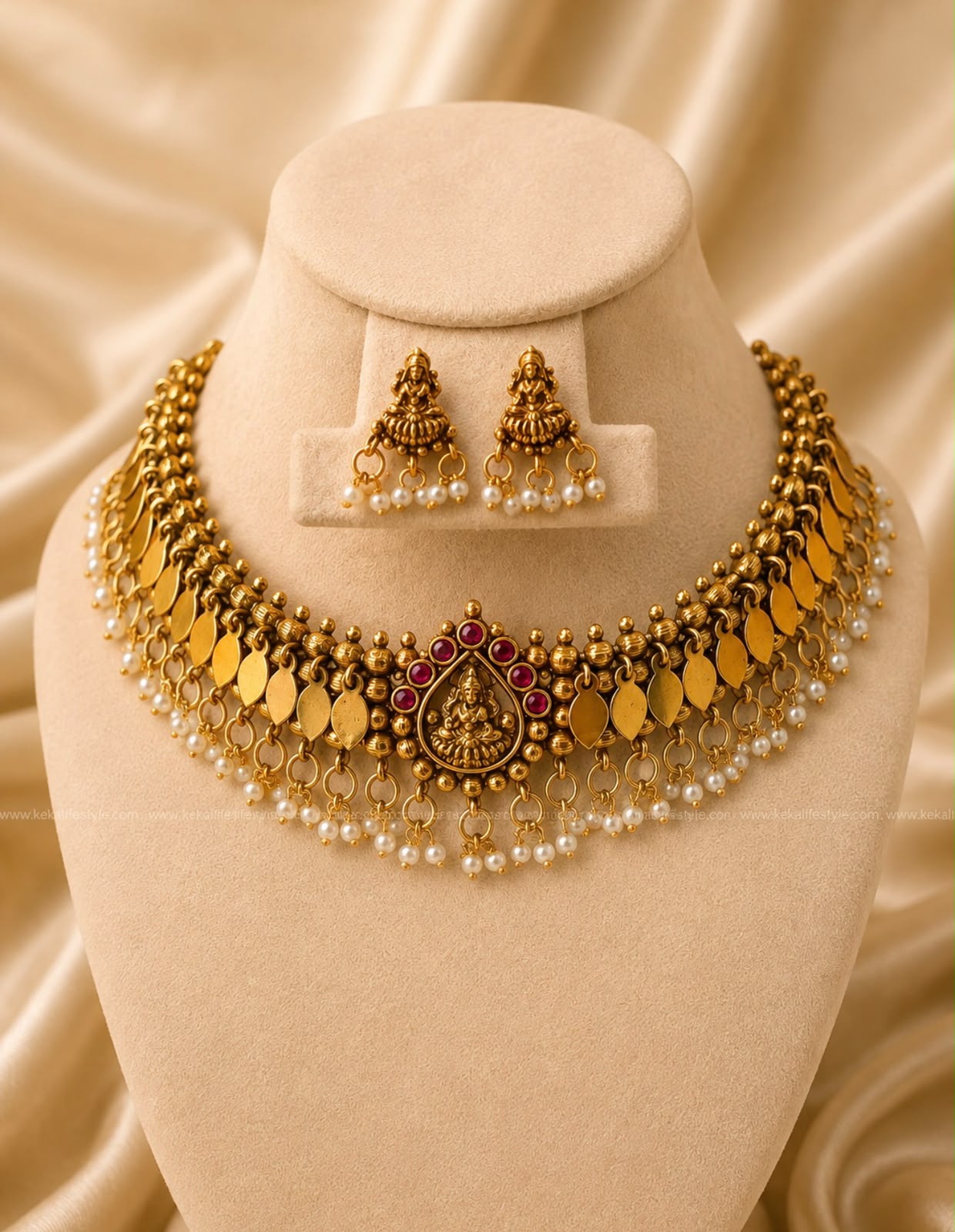 NGN0298 - Lakshmi motif ilakkathali with earrings