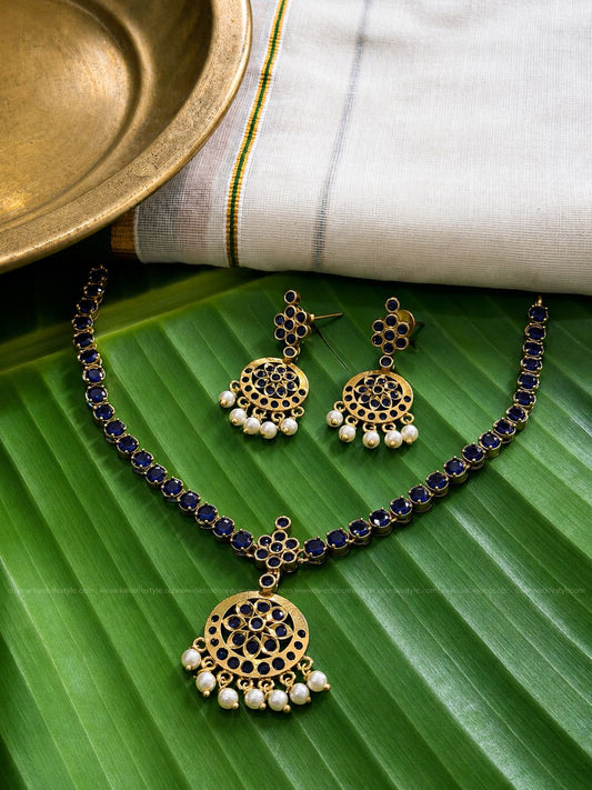 Single layer attigai with earrings
