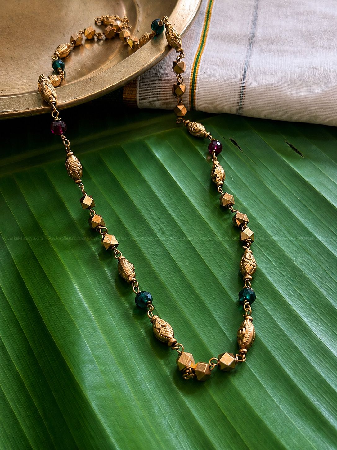 Single layer golden beads and crystal beads chain
