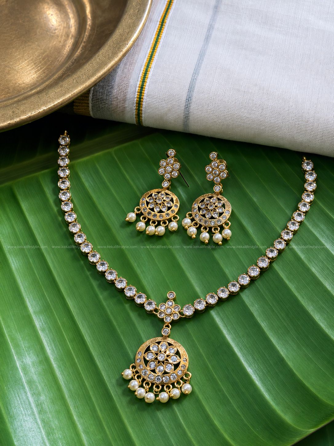 Single layer attigai with earrings